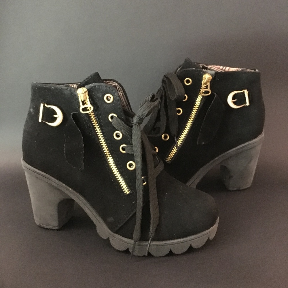 NEVER BEEN WORN! Black Booties